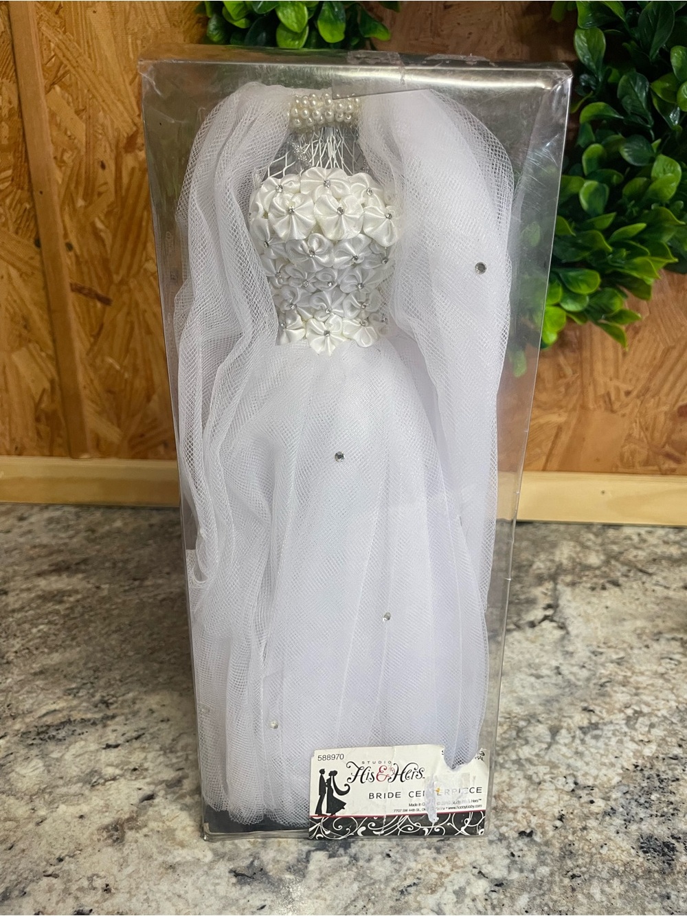 His & Hers White Wedding Gown & Veil on Wire Centerpiece Display Figure - Picture 9 of 9